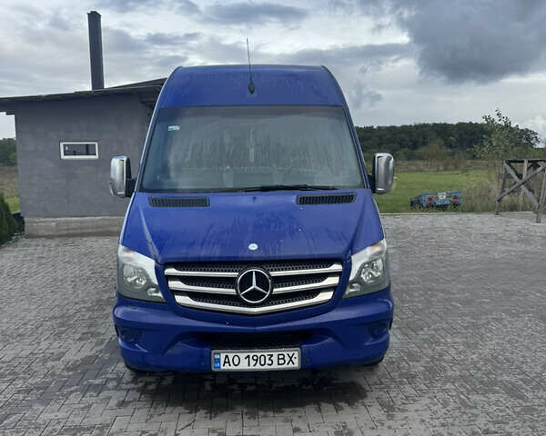 Синий Мерседес Sprinter, объемом двигателя 2.1 л и пробегом 582 тыс. км за 13500 $, фото 3 на Automoto.ua