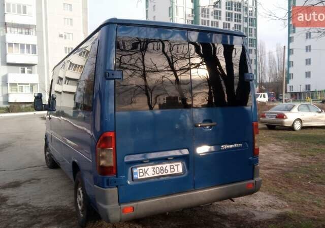 Синій Мерседес Sprinter, об'ємом двигуна 2.1 л та пробігом 396 тис. км за 9300 $, фото 2 на Automoto.ua