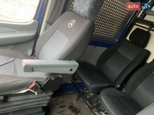 Синий Мерседес Sprinter, объемом двигателя 2.69 л и пробегом 320 тыс. км за 14500 $, фото 26 на Automoto.ua