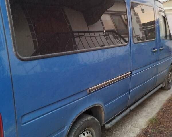 Синій Мерседес Sprinter, об'ємом двигуна 2.1 л та пробігом 780 тис. км за 9500 $, фото 4 на Automoto.ua