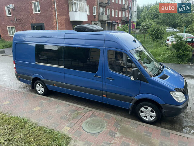 Синий Мерседес Sprinter, объемом двигателя 2.1 л и пробегом 640 тыс. км за 12800 $, фото 5 на Automoto.ua