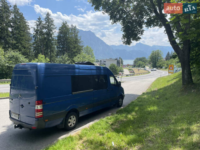 Синий Мерседес Sprinter, объемом двигателя 2.1 л и пробегом 640 тыс. км за 12800 $, фото 3 на Automoto.ua