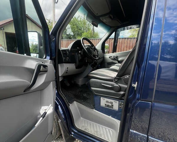 Синій Мерседес Sprinter, об'ємом двигуна 2.15 л та пробігом 410 тис. км за 13000 $, фото 12 на Automoto.ua