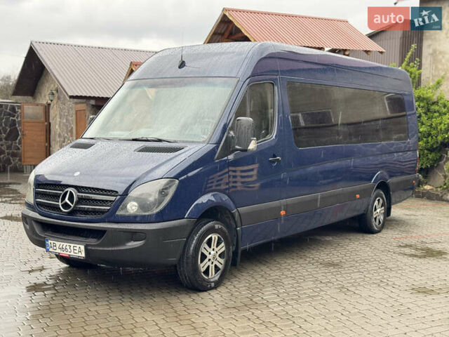 Синий Мерседес Sprinter, объемом двигателя 2.99 л и пробегом 577 тыс. км за 17999 $, фото 1 на Automoto.ua