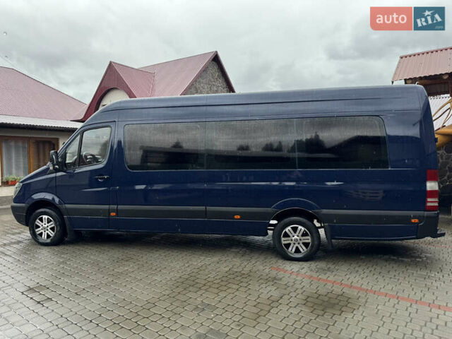 Синий Мерседес Sprinter, объемом двигателя 2.99 л и пробегом 577 тыс. км за 17999 $, фото 4 на Automoto.ua