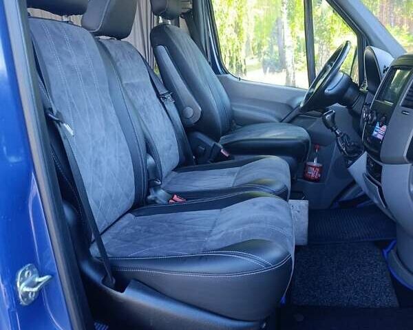 Синий Мерседес Sprinter, объемом двигателя 2.15 л и пробегом 30 тыс. км за 15000 $, фото 2 на Automoto.ua