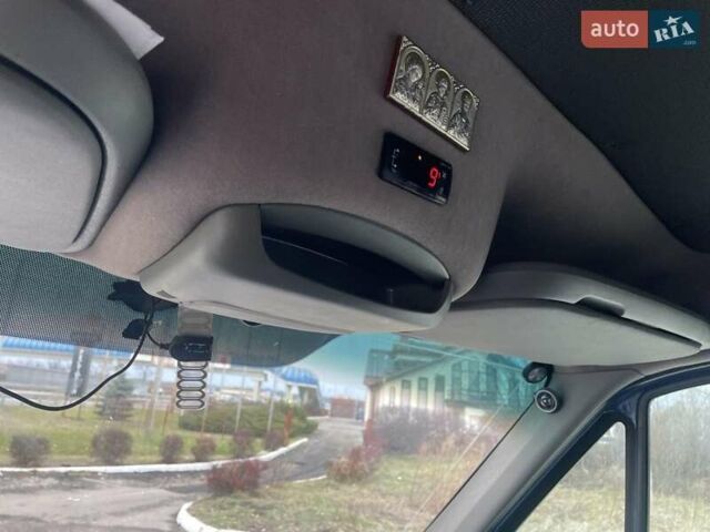 Синий Мерседес Sprinter, объемом двигателя 2.2 л и пробегом 530 тыс. км за 8400 $, фото 10 на Automoto.ua