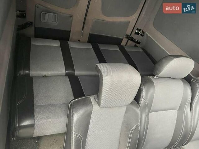 Синий Мерседес Sprinter, объемом двигателя 2.2 л и пробегом 530 тыс. км за 8400 $, фото 13 на Automoto.ua