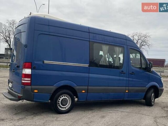Синий Мерседес Sprinter, объемом двигателя 2.2 л и пробегом 530 тыс. км за 8400 $, фото 6 на Automoto.ua