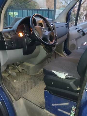 Синий Мерседес Sprinter, объемом двигателя 0 л и пробегом 530 тыс. км за 10000 $, фото 4 на Automoto.ua