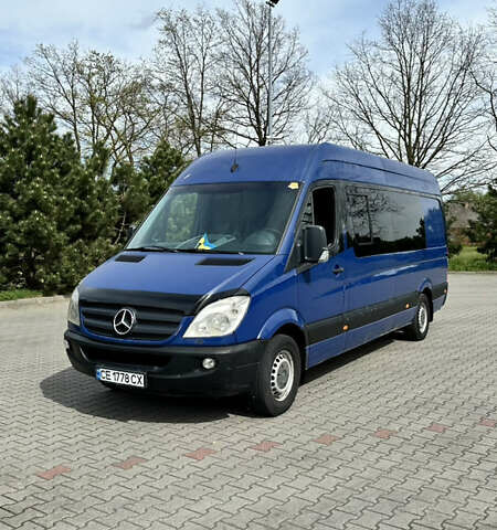 Синий Мерседес Sprinter, объемом двигателя 2.15 л и пробегом 368 тыс. км за 11700 $, фото 1 на Automoto.ua