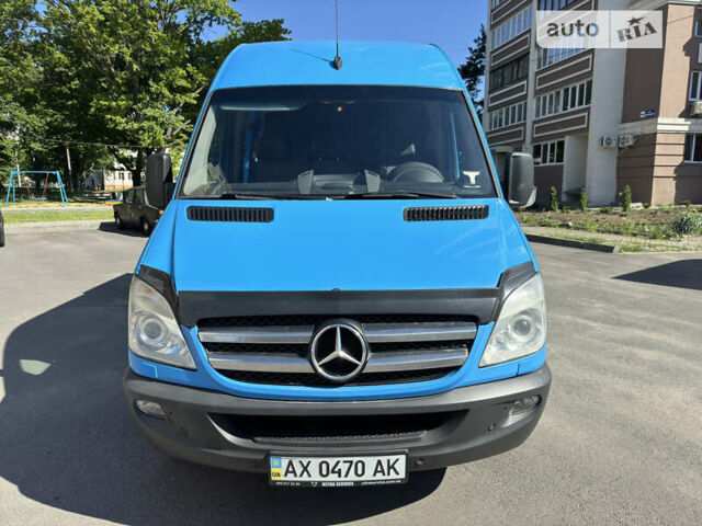 Синий Мерседес Sprinter, объемом двигателя 2.15 л и пробегом 292 тыс. км за 16500 $, фото 4 на Automoto.ua