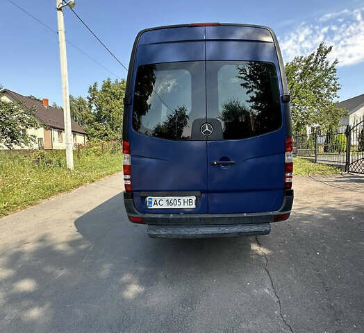 Синий Мерседес Sprinter, объемом двигателя 2.2 л и пробегом 360 тыс. км за 13700 $, фото 13 на Automoto.ua