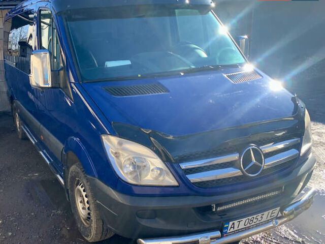 Синий Мерседес Sprinter, объемом двигателя 2.1 л и пробегом 385 тыс. км за 11500 $, фото 1 на Automoto.ua