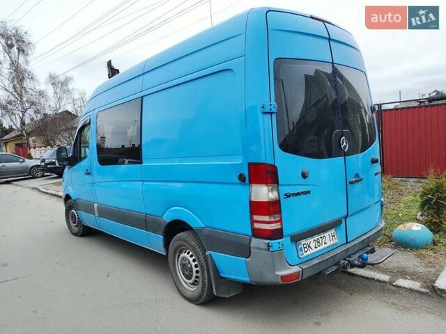 Синій Мерседес Sprinter, об'ємом двигуна 2.14 л та пробігом 625 тис. км за 12300 $, фото 4 на Automoto.ua