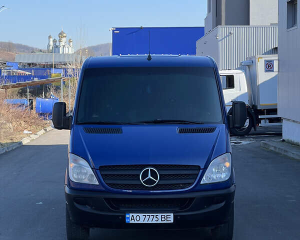 Синий Мерседес Sprinter, объемом двигателя 2.14 л и пробегом 636 тыс. км за 11999 $, фото 3 на Automoto.ua