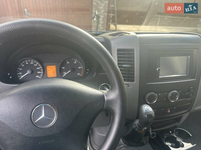 Синий Мерседес Sprinter, объемом двигателя 2.15 л и пробегом 560 тыс. км за 11200 $, фото 6 на Automoto.ua