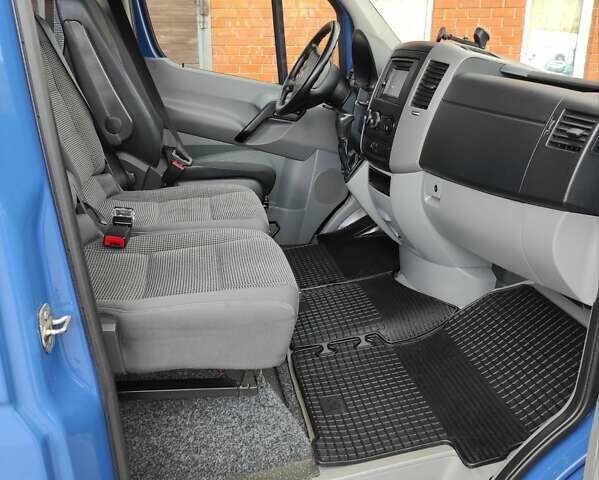 Синий Мерседес Sprinter, объемом двигателя 2.99 л и пробегом 692 тыс. км за 14900 $, фото 15 на Automoto.ua
