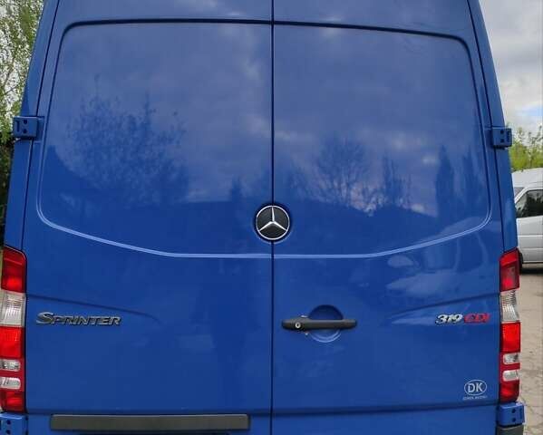 Синий Мерседес Sprinter, объемом двигателя 2.99 л и пробегом 692 тыс. км за 14900 $, фото 13 на Automoto.ua