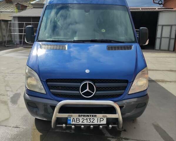 Синий Мерседес Sprinter, объемом двигателя 2.99 л и пробегом 692 тыс. км за 14900 $, фото 4 на Automoto.ua