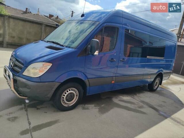 Синий Мерседес Sprinter, объемом двигателя 2.99 л и пробегом 692 тыс. км за 14900 $, фото 3 на Automoto.ua