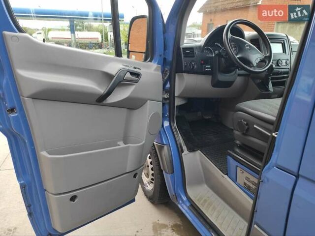 Синий Мерседес Sprinter, объемом двигателя 2.99 л и пробегом 692 тыс. км за 14900 $, фото 33 на Automoto.ua