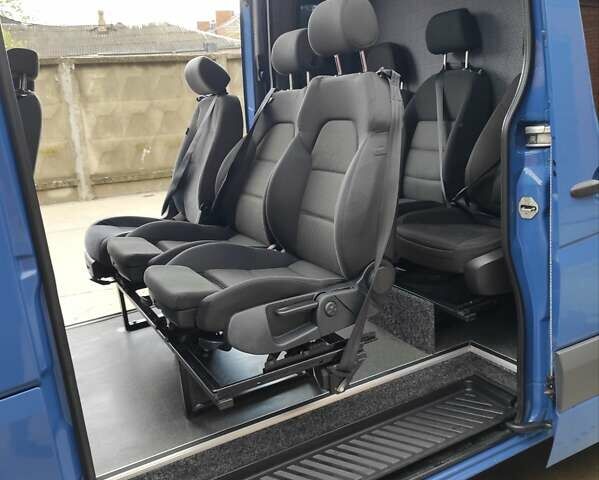 Синий Мерседес Sprinter, объемом двигателя 2.99 л и пробегом 692 тыс. км за 14900 $, фото 72 на Automoto.ua