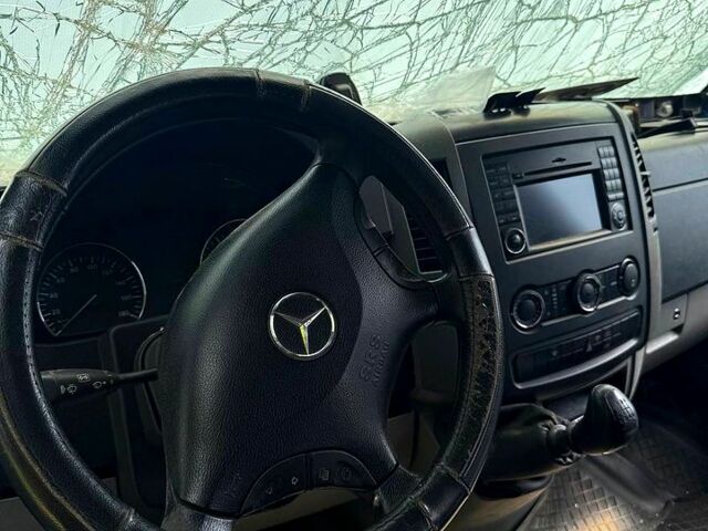 Синій Мерседес Sprinter, об'ємом двигуна 2.2 л та пробігом 300 тис. км за 6000 $, фото 5 на Automoto.ua