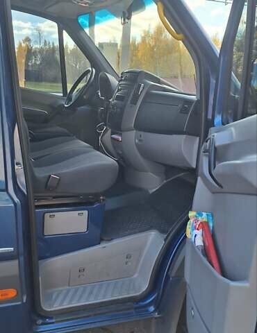 Синий Мерседес Sprinter, объемом двигателя 1.8 л и пробегом 400 тыс. км за 14000 $, фото 9 на Automoto.ua