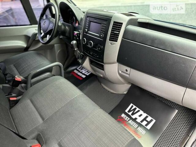 Синій Мерседес Sprinter, об'ємом двигуна 2.99 л та пробігом 38 тис. км за 49000 $, фото 1 на Automoto.ua