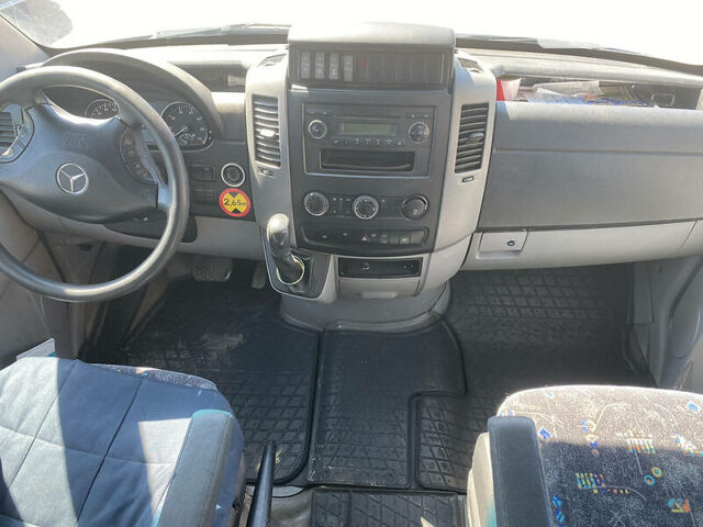 Синий Мерседес Sprinter, объемом двигателя 1.8 л и пробегом 250 тыс. км за 16200 $, фото 8 на Automoto.ua
