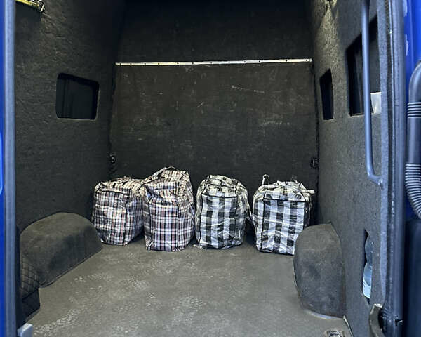 Синий Мерседес Sprinter, объемом двигателя 2.14 л и пробегом 450 тыс. км за 19999 $, фото 27 на Automoto.ua