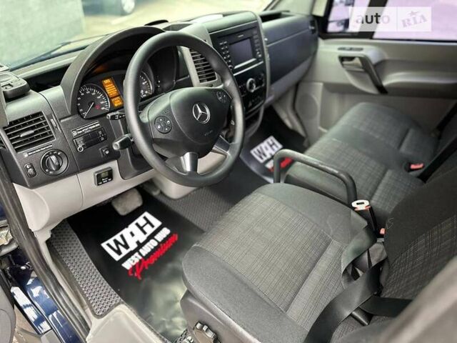 Синій Мерседес Sprinter, об'ємом двигуна 2.99 л та пробігом 38 тис. км за 49000 $, фото 17 на Automoto.ua