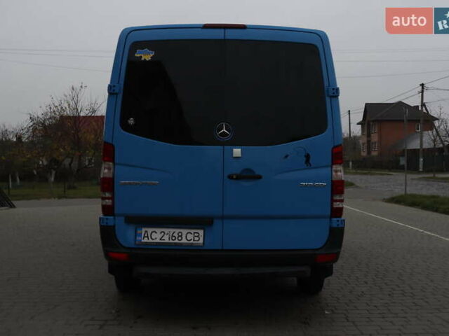 Синий Мерседес Sprinter, объемом двигателя 2.2 л и пробегом 190 тыс. км за 21700 $, фото 4 на Automoto.ua