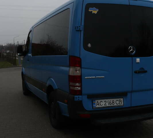 Синий Мерседес Sprinter, объемом двигателя 2.2 л и пробегом 190 тыс. км за 21700 $, фото 2 на Automoto.ua
