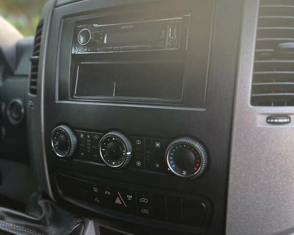 Синій Мерседес Sprinter, об'ємом двигуна 2.2 л та пробігом 610 тис. км за 22500 $, фото 12 на Automoto.ua
