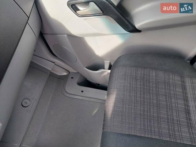 Синій Мерседес Sprinter, об'ємом двигуна 2.15 л та пробігом 295 тис. км за 21500 $, фото 21 на Automoto.ua