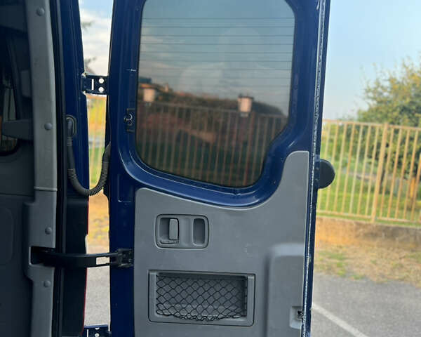 Синий Мерседес Sprinter, объемом двигателя 2.2 л и пробегом 341 тыс. км за 22500 $, фото 7 на Automoto.ua