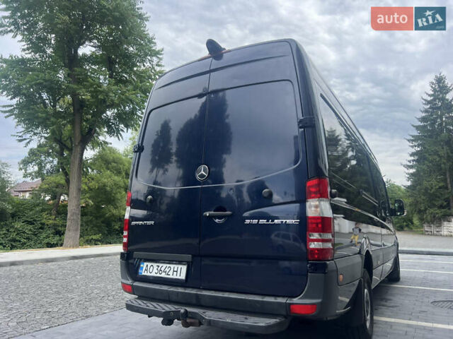 Синий Мерседес Sprinter, объемом двигателя 3 л и пробегом 450 тыс. км за 26499 $, фото 5 на Automoto.ua