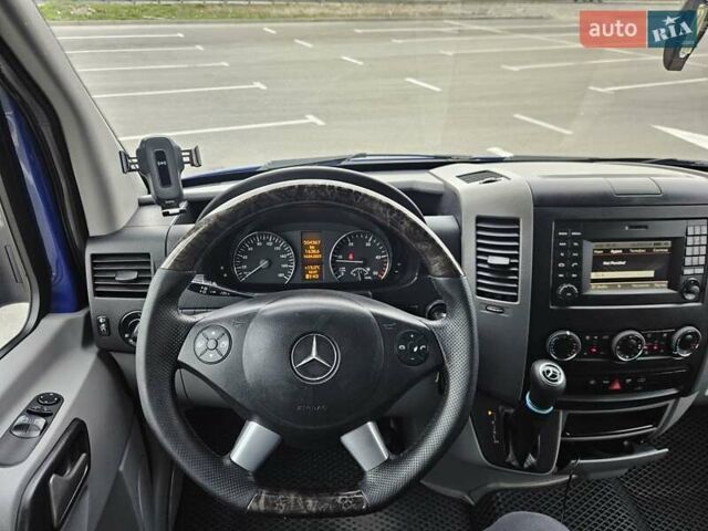 Синий Мерседес Sprinter, объемом двигателя 2.1 л и пробегом 505 тыс. км за 22000 $, фото 10 на Automoto.ua