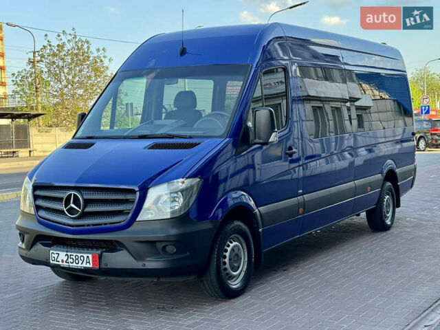 Синий Мерседес Sprinter, объемом двигателя 2.2 л и пробегом 200 тыс. км за 28500 $, фото 3 на Automoto.ua