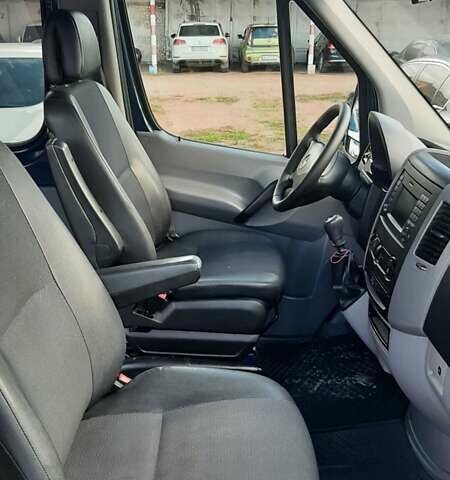 Синий Мерседес Sprinter, объемом двигателя 0 л и пробегом 304 тыс. км за 23500 $, фото 4 на Automoto.ua