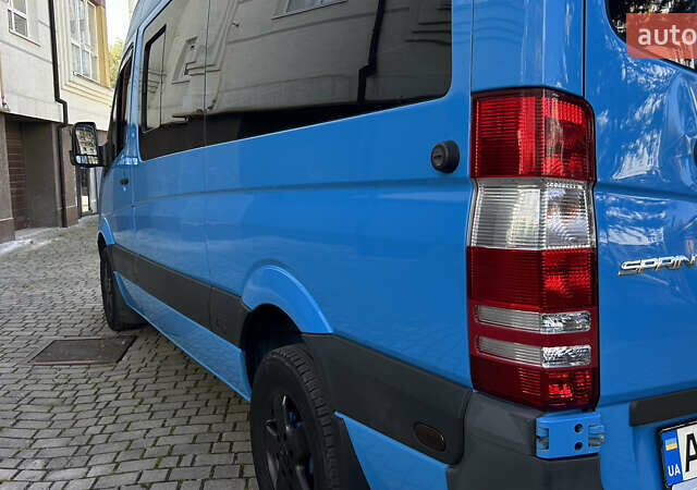 Синій Мерседес Sprinter, об'ємом двигуна 2.14 л та пробігом 303 тис. км за 23020 $, фото 13 на Automoto.ua