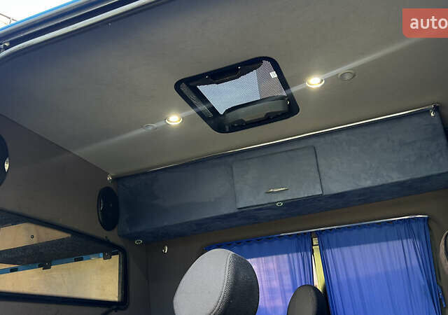 Синій Мерседес Sprinter, об'ємом двигуна 2.14 л та пробігом 303 тис. км за 23020 $, фото 41 на Automoto.ua