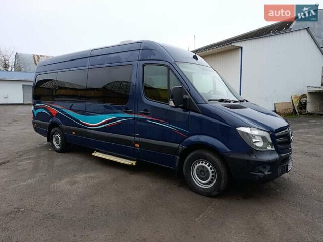 Синий Мерседес Sprinter, объемом двигателя 2.14 л и пробегом 239 тыс. км за 35000 $, фото 4 на Automoto.ua