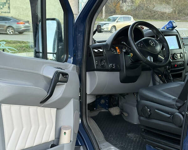 Синий Мерседес Sprinter, объемом двигателя 2.14 л и пробегом 792 тыс. км за 27850 $, фото 17 на Automoto.ua