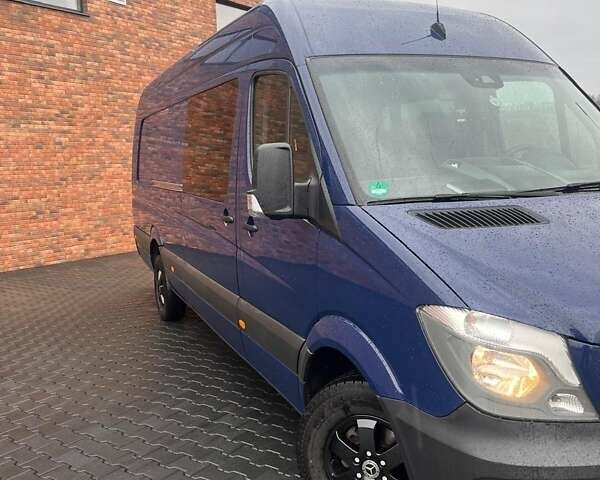 Синий Мерседес Sprinter, объемом двигателя 2.1 л и пробегом 329 тыс. км за 41285 $, фото 7 на Automoto.ua