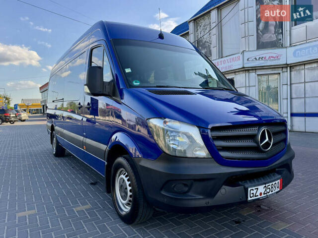 Синий Мерседес Sprinter, объемом двигателя 2.2 л и пробегом 200 тыс. км за 28500 $, фото 2 на Automoto.ua