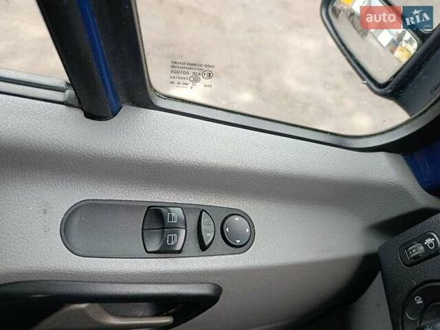 Синий Мерседес Sprinter, объемом двигателя 2.14 л и пробегом 239 тыс. км за 35000 $, фото 13 на Automoto.ua
