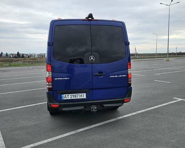 Синий Мерседес Sprinter, объемом двигателя 2.1 л и пробегом 505 тыс. км за 22000 $, фото 2 на Automoto.ua